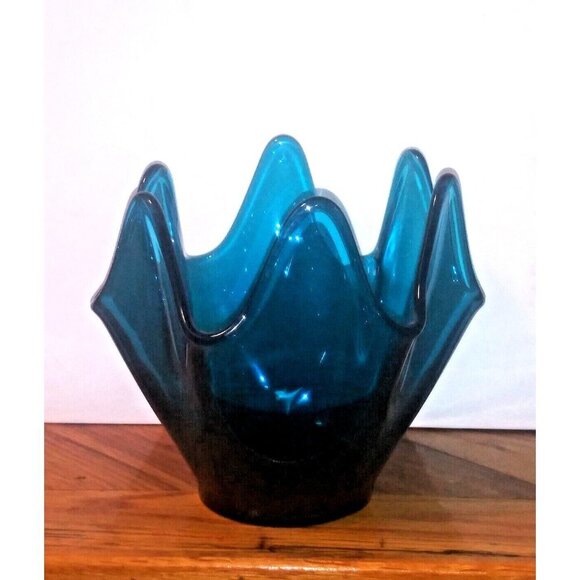 Vintage Handkerchief Vase Bluenique 6 petal 6"x6" MCM Viking Glass sapphire blue